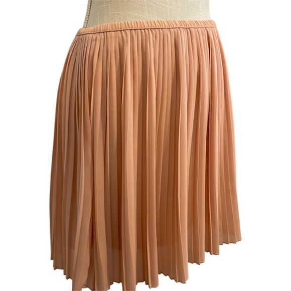 Forever 21 Pink Pleated Mini Skirt - Picture 5 of 7